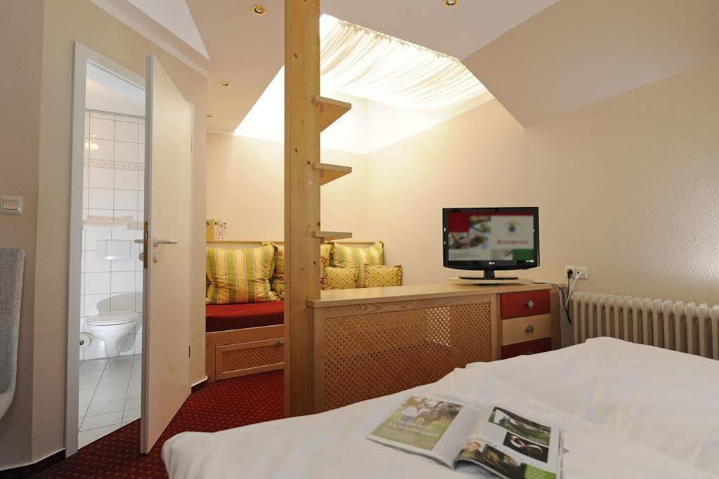 Landidyll Hotel Haus Hochstein Eslohe Kültér fotó
